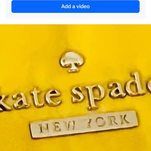 Barely used and it’s structured bag - Picture 3 of 3